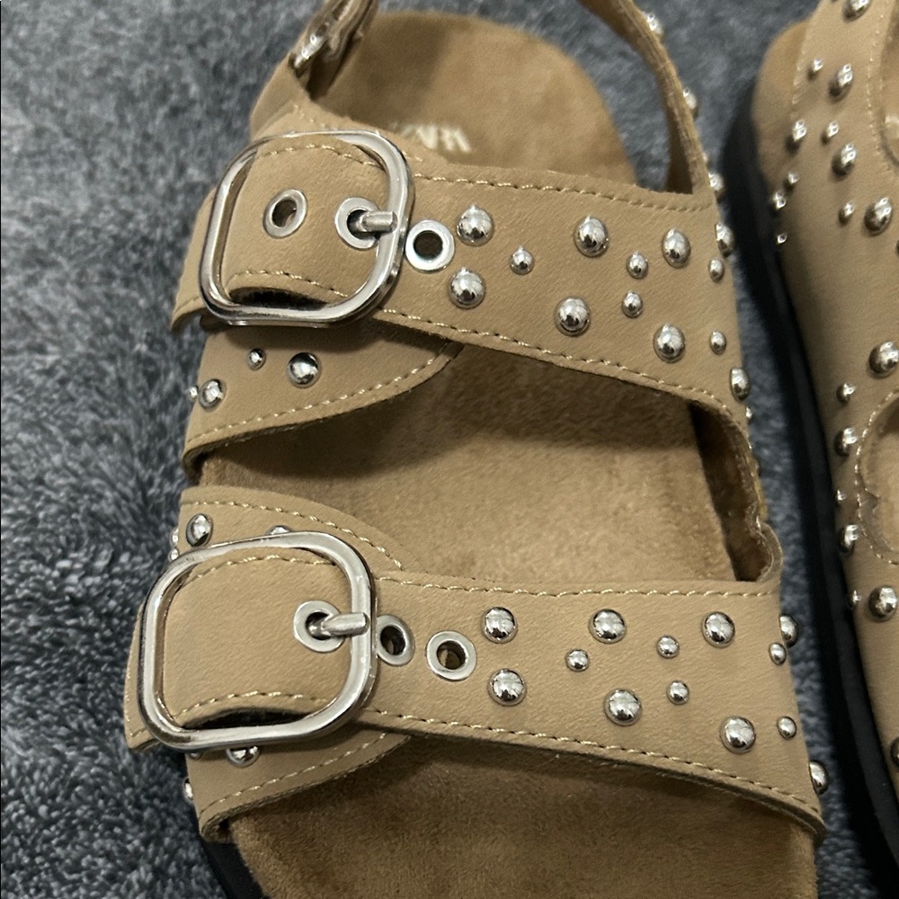 Zara Kids Camel Sandals with Silver Studs - Picture 2 of 4